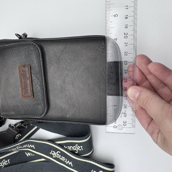 Wrangler Ladies Cell Phone Purse With Back Card Slots Crossbody Adjustable Strap - Picture 4 of 9